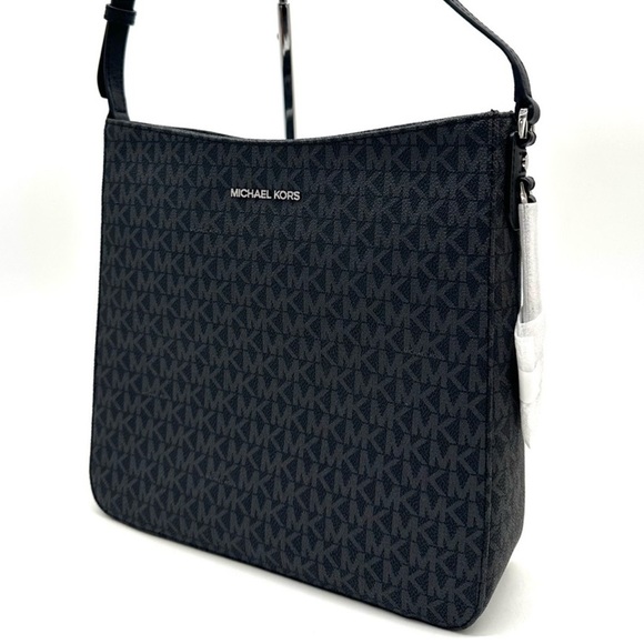 Michael Kors Large Messenger Crossbody Bag Black - Picture 2 of 10